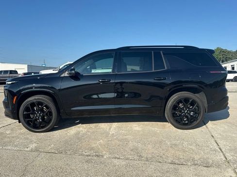 Used 2024 Chevrolet Traverse RS w/ LPO, Floor Liner Package FWD image 2