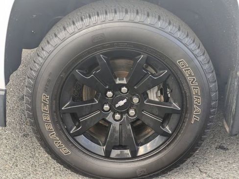 Used 2017 Chevrolet Colorado Z71 image 9