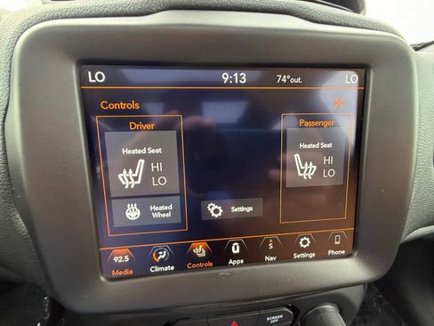 Used 2020 Jeep Renegade Altitude AWD/4WD image 29
