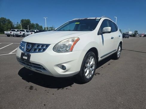 Used 2011 Nissan Rogue SV w/ SL Pkg AWD/4WD image 2