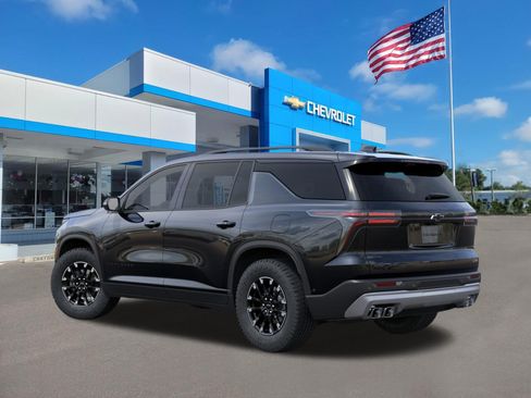 New 2026 Chevrolet Traverse Z71 w/ Enhanced Driving Package AWD/4WD image 3