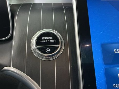 Used 2023 Mercedes-Benz GLC 300 4MATIC image 24