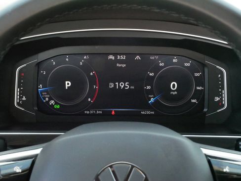 Certified 2024 Volkswagen Tiguan SEL R-Line image 21