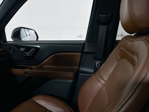Used 2022 Lincoln Aviator Reserve w/ Elements Package Plus image 24