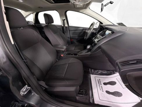 Used 2017 Ford Focus SEL image 27