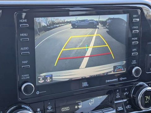 Used 2022 Toyota Highlander Limited image 22