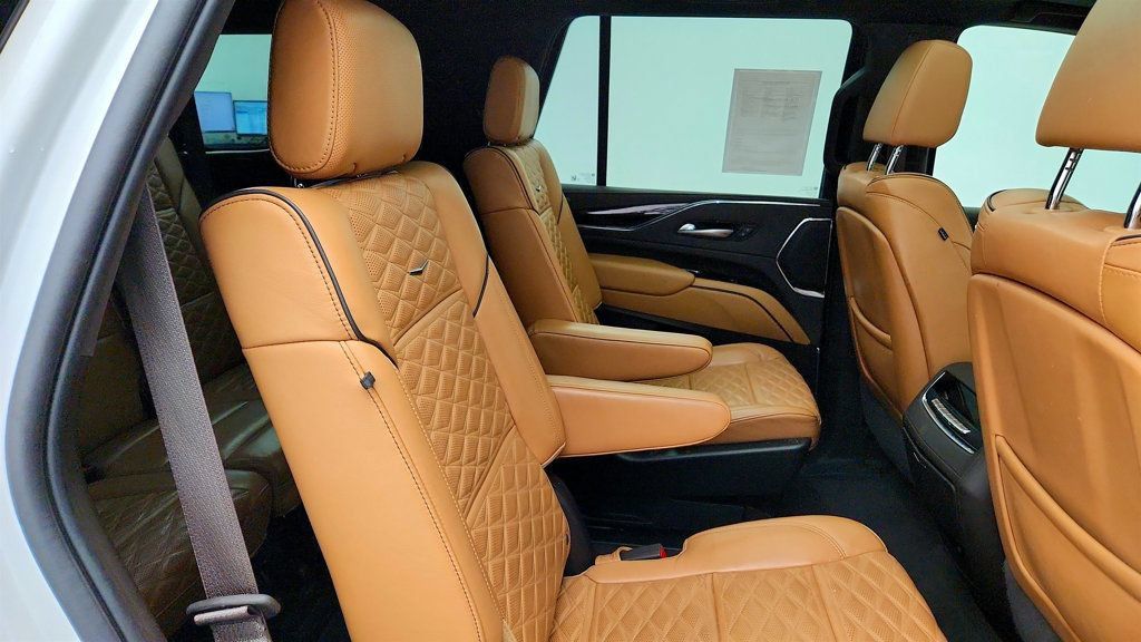 Used 2024 Cadillac Escalade Sport w/ Touring Package AWD/4WD image 21