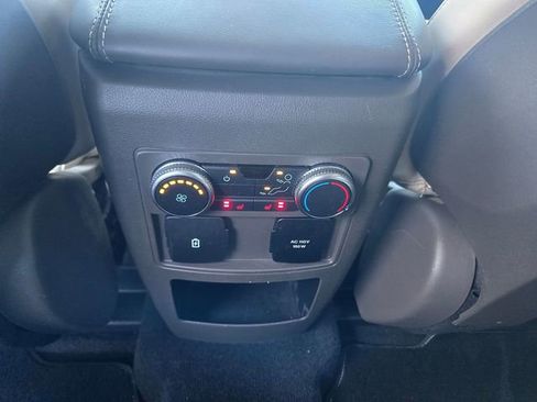 Used 2020 Ford Explorer Platinum w/ Premium Technology Package AWD/4WD image 10