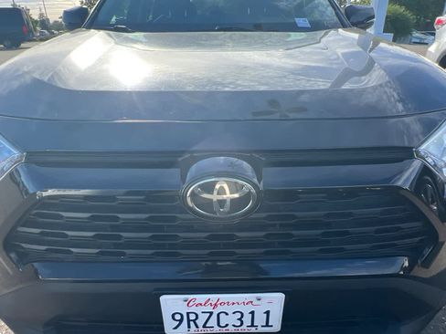 Used 2021 Toyota RAV4 XLE FWD image 12