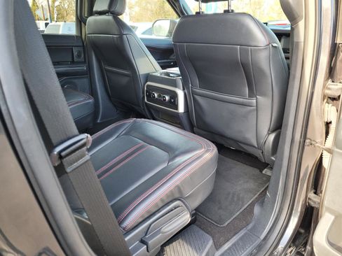 Used 2022 Ford Expedition Limited image 16