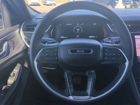 Used 2024 Jeep Grand Cherokee L Limited w/ Luxury Tech Group II image 24