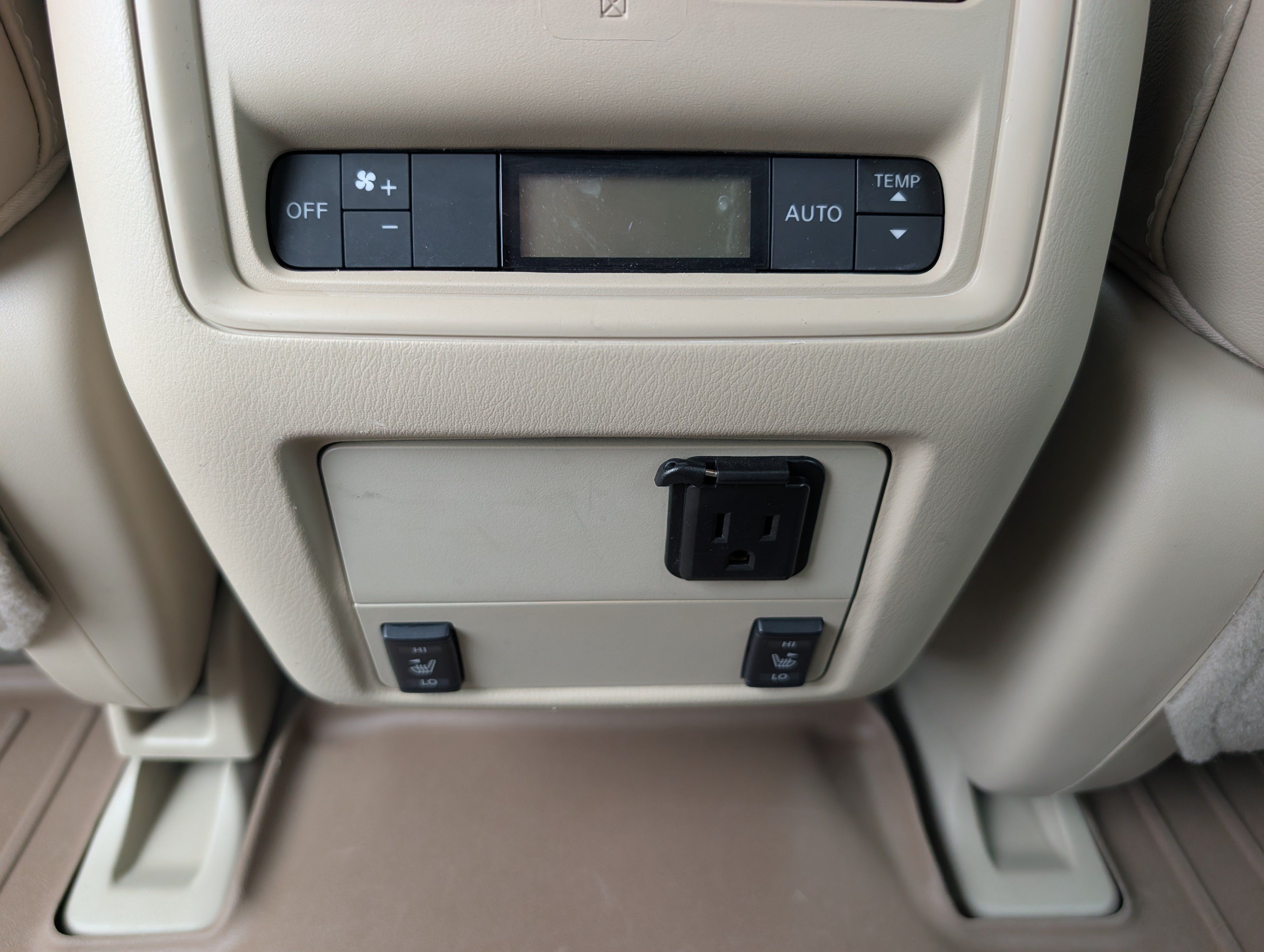 Used 2015 Nissan Pathfinder SL w/ SL Tech Package FWD image 18