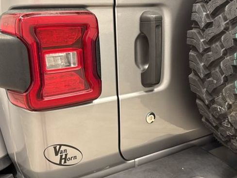 Used 2020 Jeep Wrangler Unlimited Rubicon AWD/4WD image 38