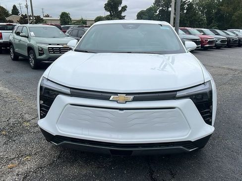 New 2026 Chevrolet Blazer EV LT image 2
