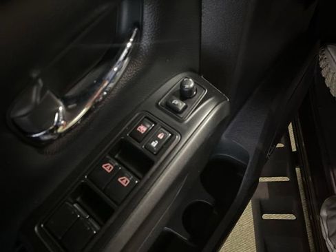 Used 2023 Nissan Titan PRO-4X w/ Pro-4x Convenience Package image 19