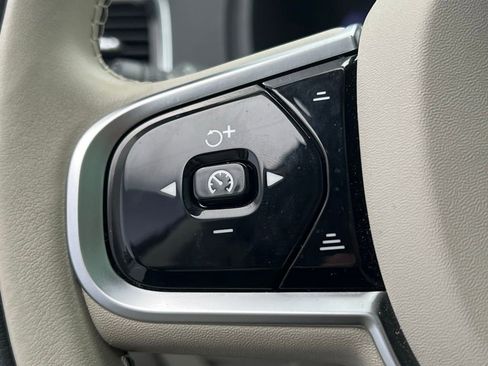 Used 2025 Volvo XC90 B6 Ultra w/ Protection Package Premier image 20