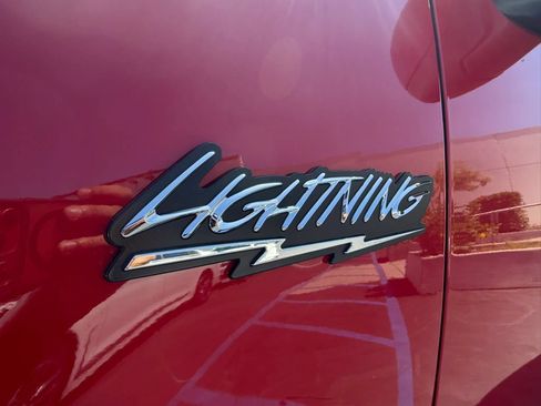 Used 2000 Ford F150 Lightning RWD image 9