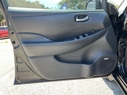 Used 2015 Nissan Leaf SL w/ Premium Package image 25