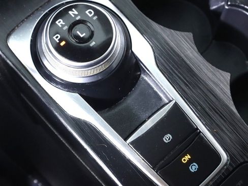 Used 2020 Ford Escape SE image 25