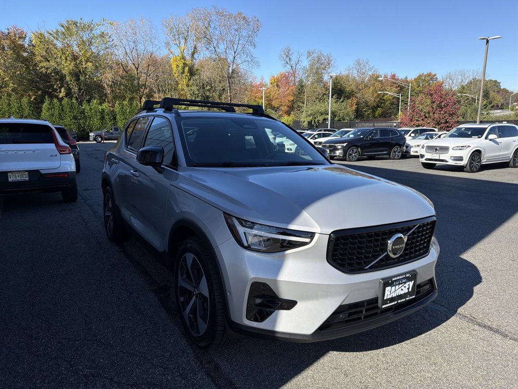 Certified 2025 Volvo XC40 B5 Plus w/ Climate Package AWD/4WD image 2