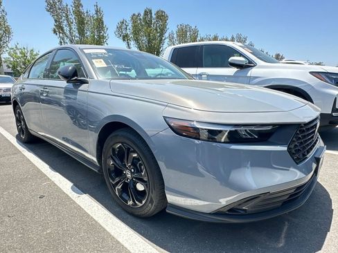 Certified 2025 Honda Accord SE image 2