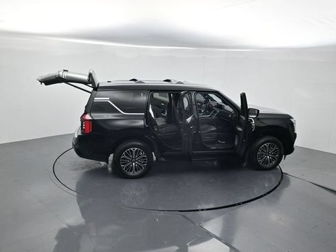 Used 2025 Nissan Armada Platinum AWD/4WD image 50