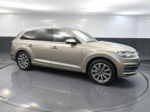 Used 2017 Audi Q7 3.0T Premium Plus image 4