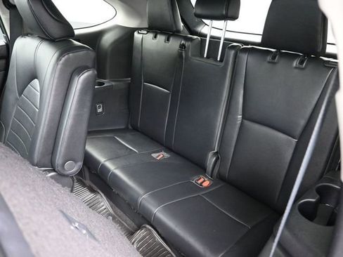 Used 2023 Toyota Highlander XLE FWD image 25