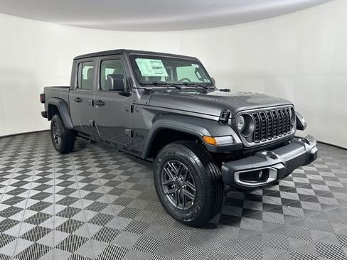 New 2026 Jeep Gladiator Sport AWD/4WD image 3