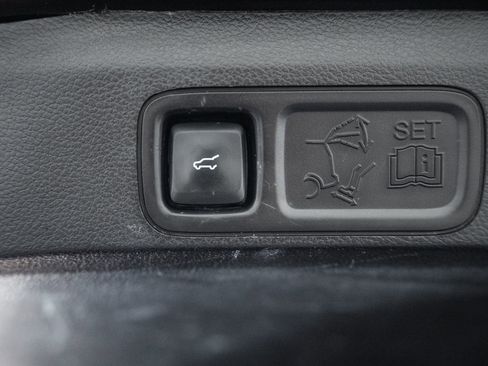 Used 2019 Ford Expedition Max XLT w/ Equipment Group 202A image 27