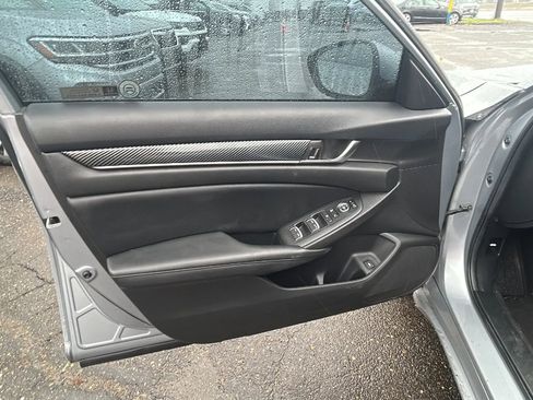 Used 2021 Honda Accord LX image 9