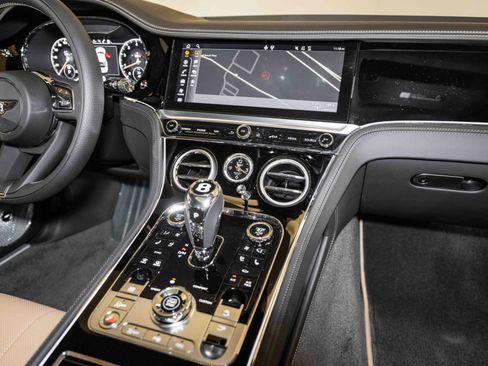 Certified 2024 Bentley Continental GT V8 AWD/4WD image 25