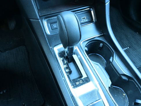 Used 2024 Subaru Ascent Limited w/ Technology Package image 17