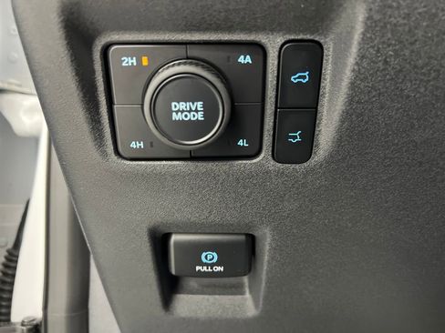 Used 2025 Ford Expedition Active AWD/4WD image 54
