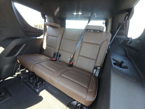 Used 2021 Chevrolet Tahoe High Country w/ Premium Package image 11