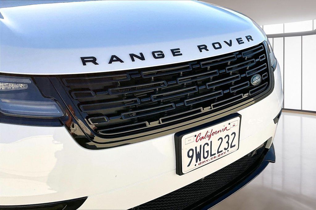Certified 2026 Land Rover Range Rover Velar Dynamic SE AWD/4WD image 31