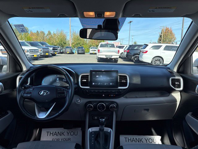 Used 2025 Hyundai Venue SEL FWD image 17