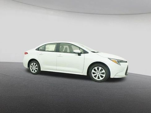 Used 2026 Toyota Corolla LE image 28