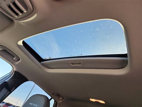 Used 2025 Chevrolet Trax ACTIV w/ Sunroof Package image 20