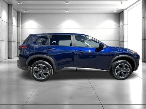 Used 2024 Nissan Rogue SV AWD/4WD image 9