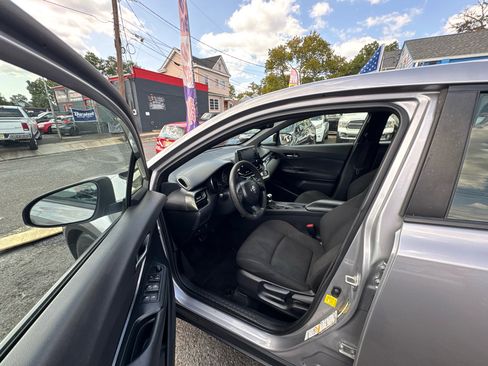 Used 2019 Toyota C-HR LE image 9