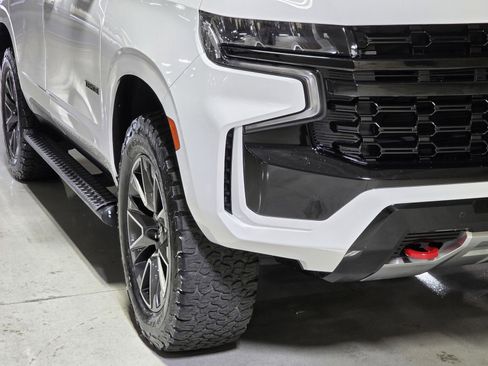 Used 2023 Chevrolet Tahoe Z71 w/ Luxury Package image 10