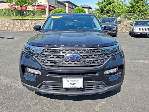 Used 2022 Ford Explorer XLT w/ Equipment Group 202A AWD/4WD image 2