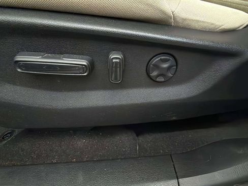 Used 2017 Honda CR-V EX image 40