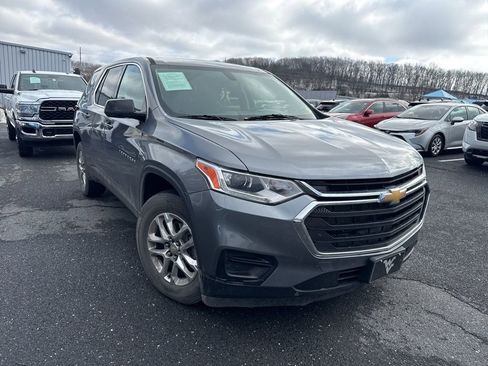 Used 2020 Chevrolet Traverse LS image 1