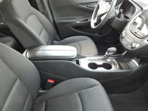 Used 2025 Chevrolet Malibu LT FWD image 7
