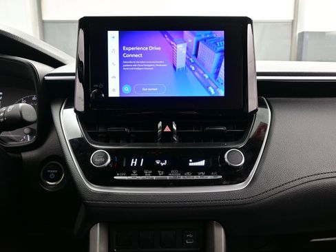 Used 2023 Toyota Corolla Cross SE image 18