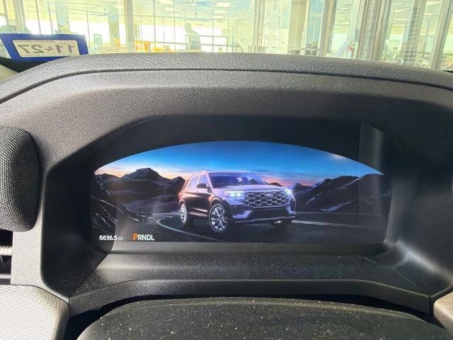 Certified 2025 Ford Explorer Active w/ Active Comfort Package RWD image 5