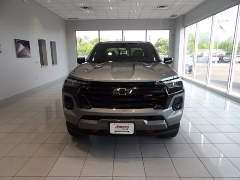 Used 2023 Chevrolet Colorado Z71 w/ Z71 Convenience Package 2 AWD/4WD image 2