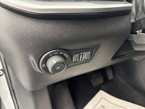 Used 2024 Jeep Compass Latitude AWD/4WD image 19
